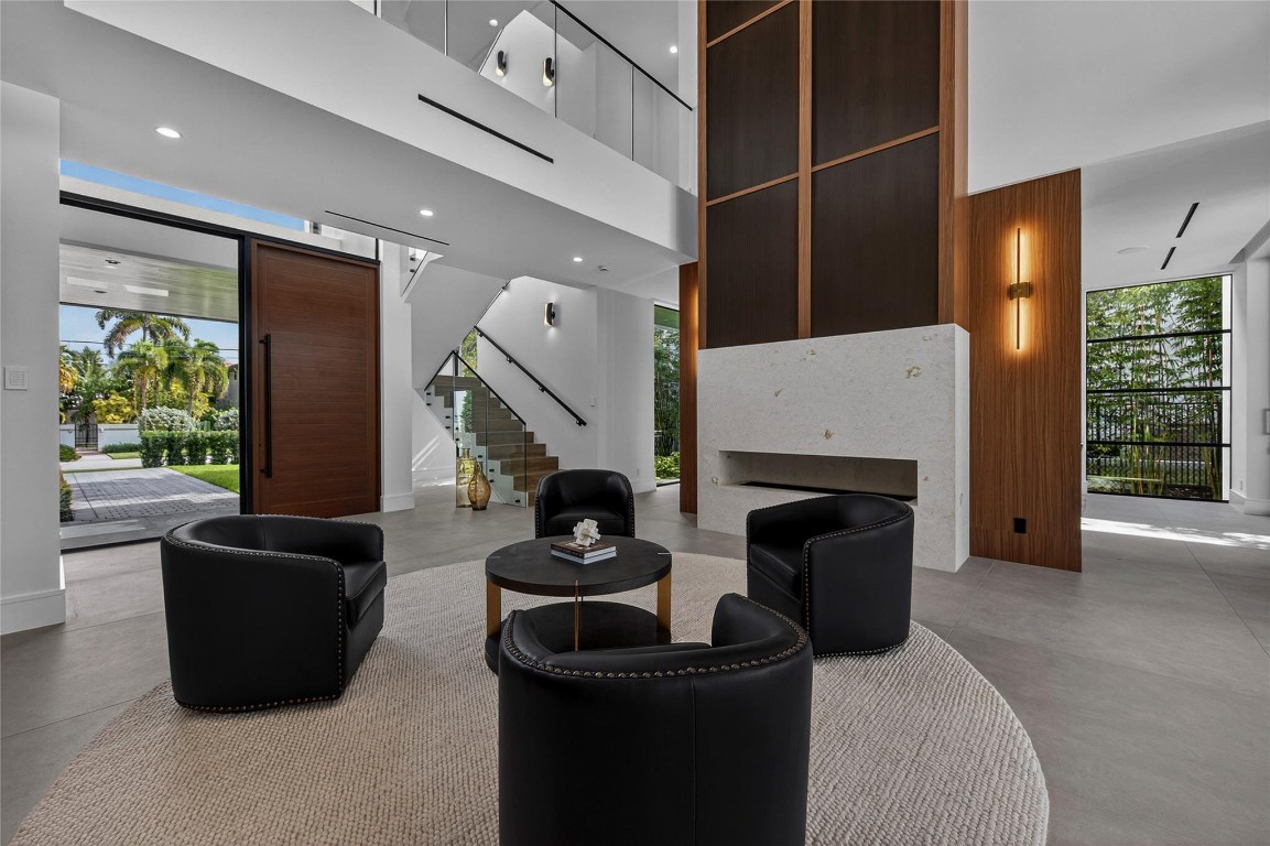 119 N Gordon Fort Lauderdale, FL 33301