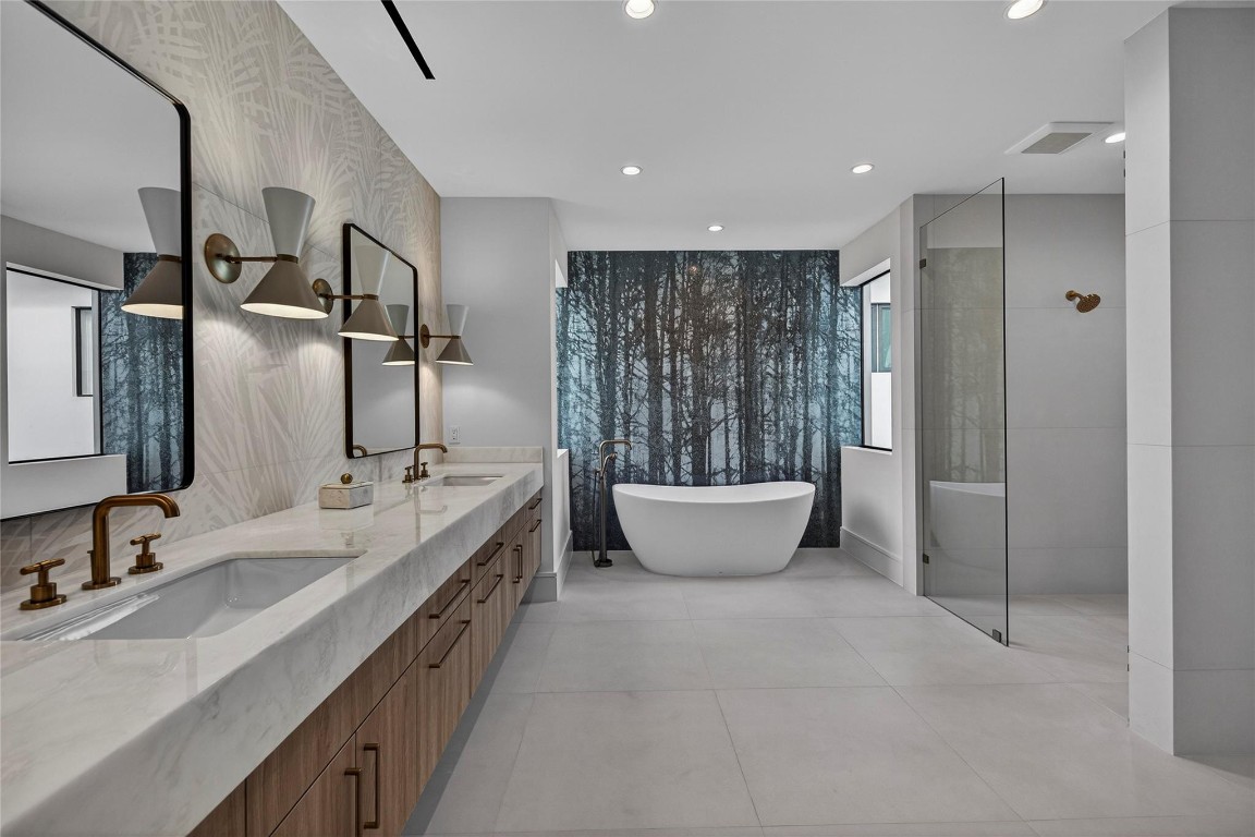 119 N Gordon Fort Lauderdale, FL 33301