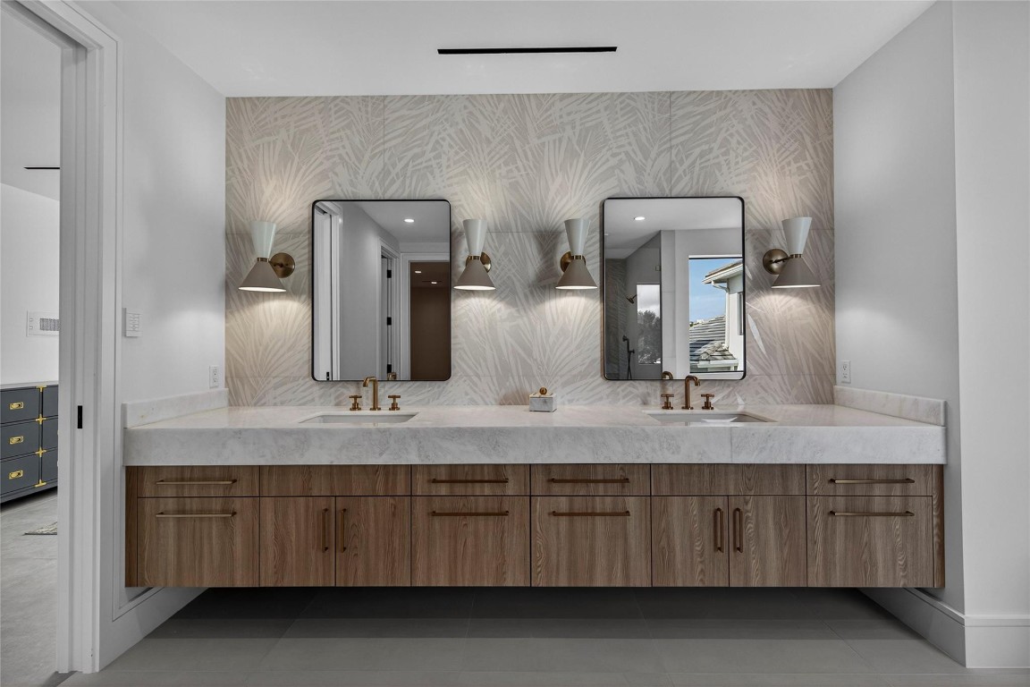 119 N Gordon Fort Lauderdale, FL 33301