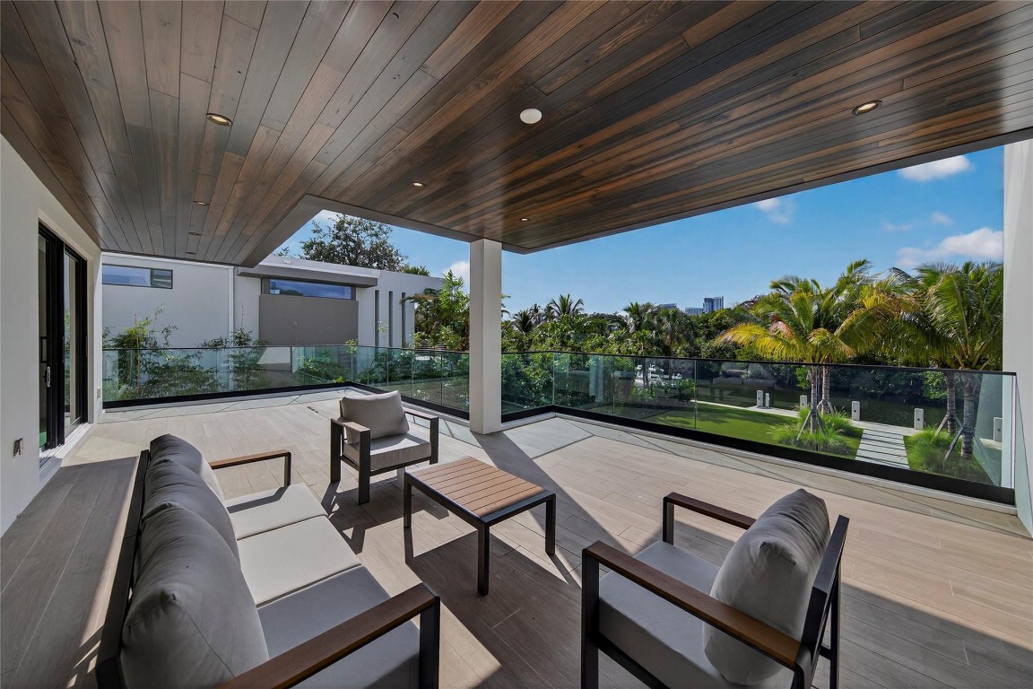 119 N Gordon Fort Lauderdale, FL 33301