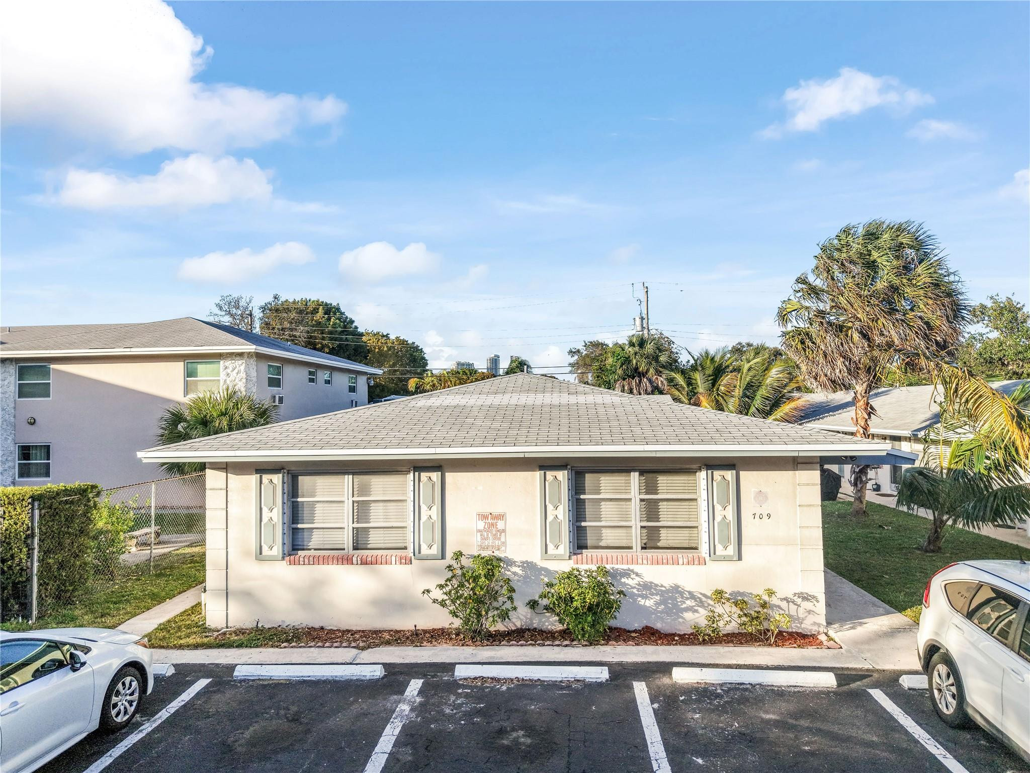 709 SE 15th #1 Fort Lauderdale, FL 33316