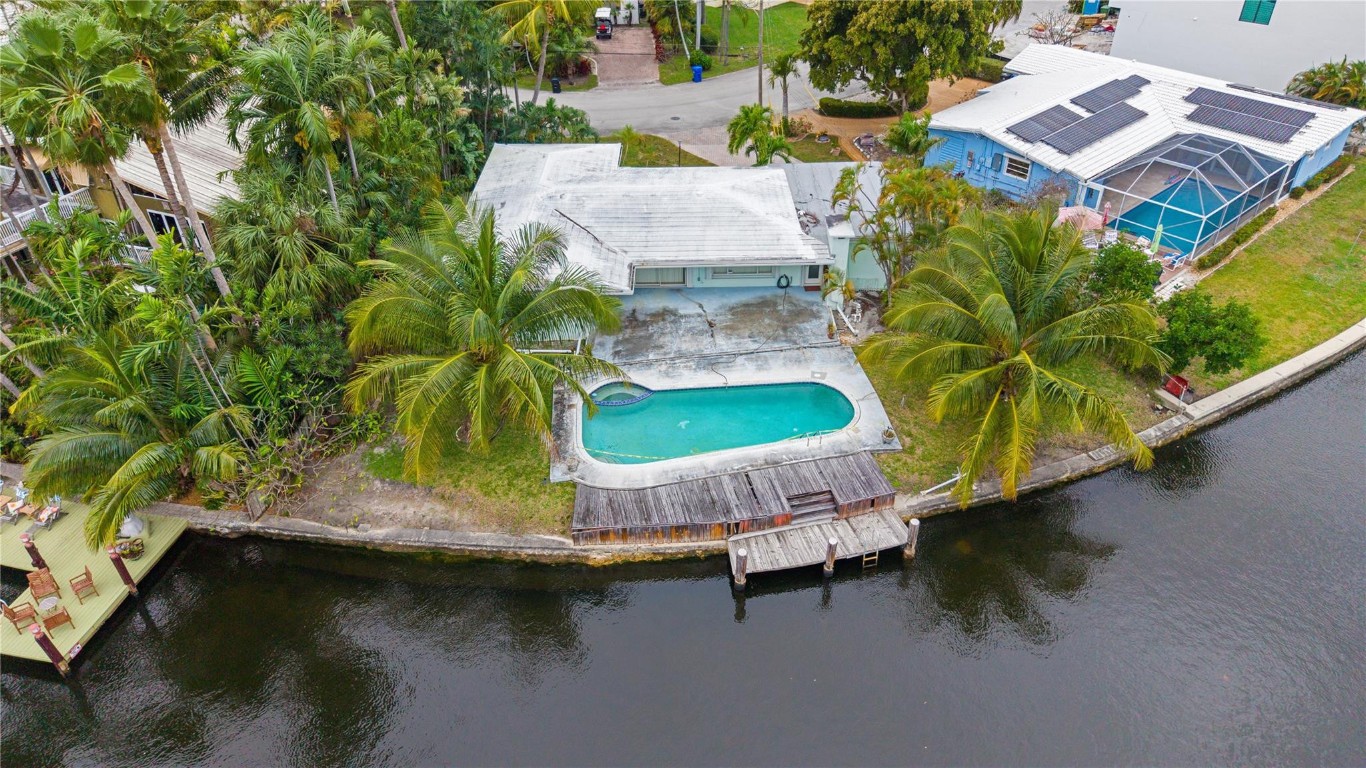 2464 NE 22nd Fort Lauderdale, FL 33305