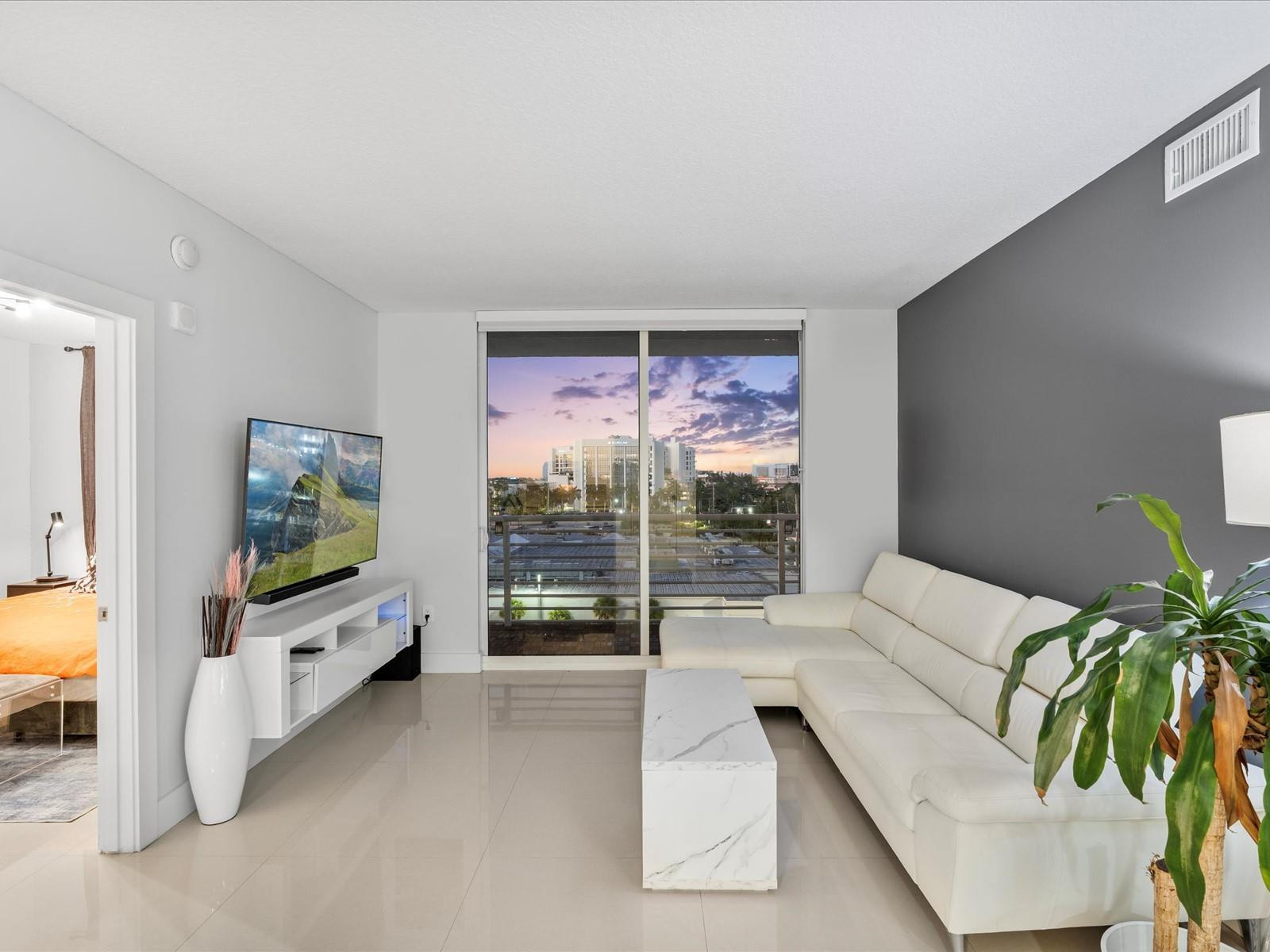 image The Venture at Aventura2