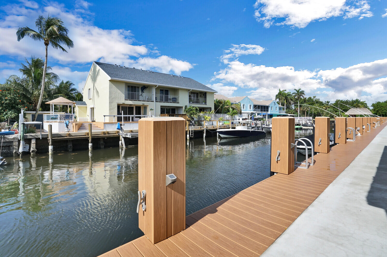 718 NE 12th Terrace #2