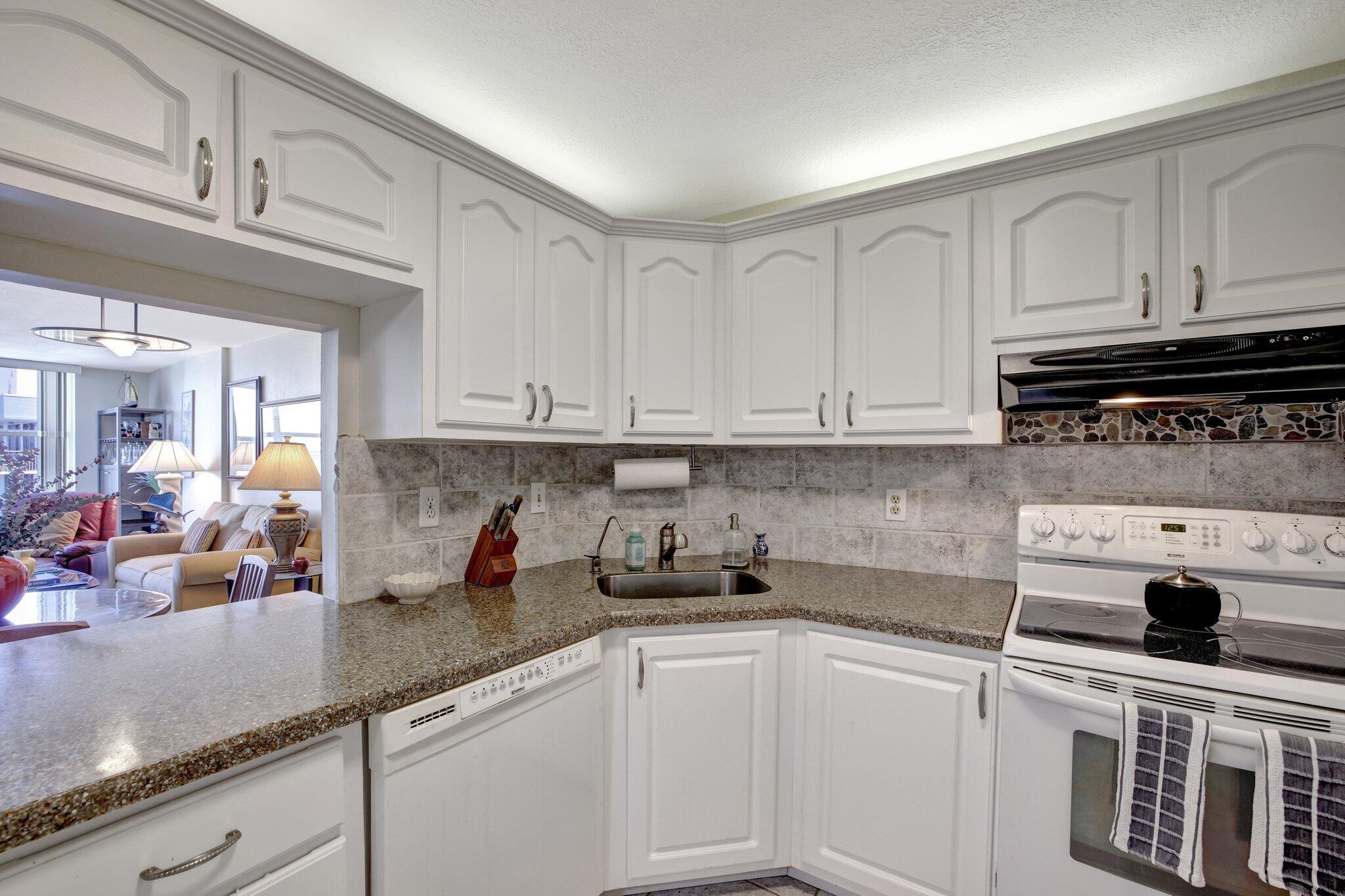 3015 N Ocean Blvd #17b,Fort Lauderdale, FL 33308