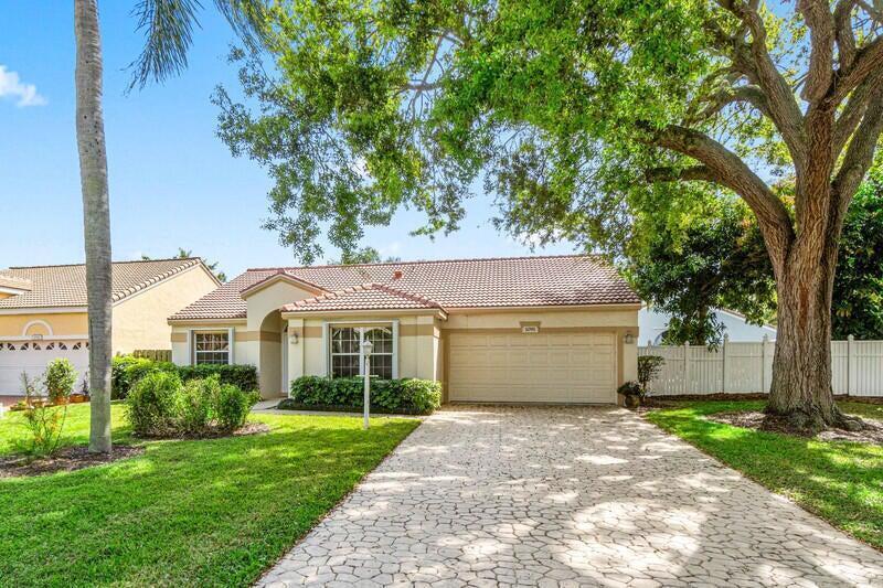 1091 Roble Way