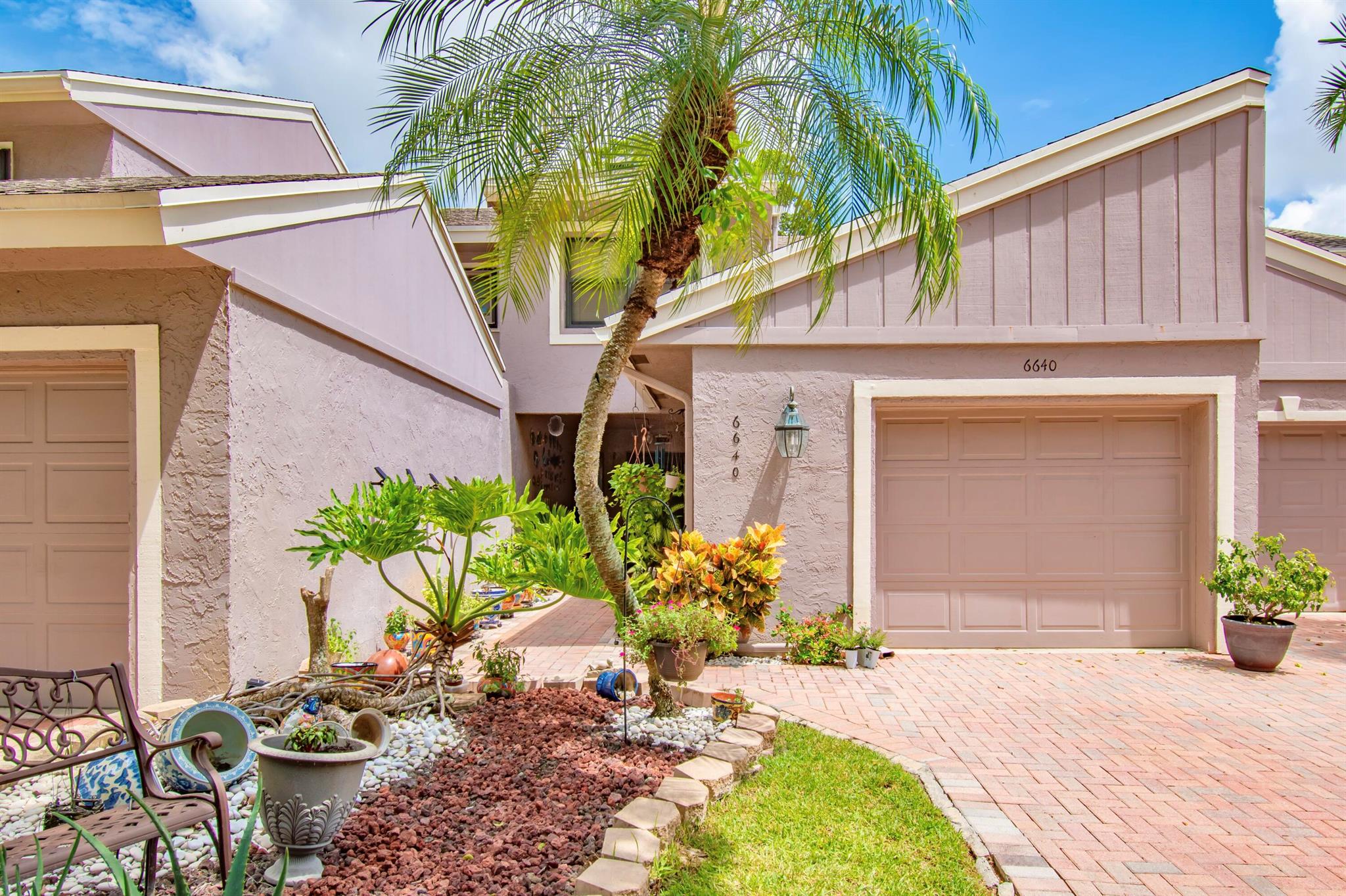 6640 Thornhill Ct