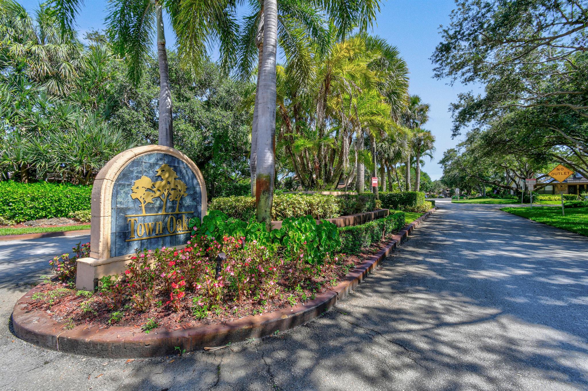 1034 Raintree Dr