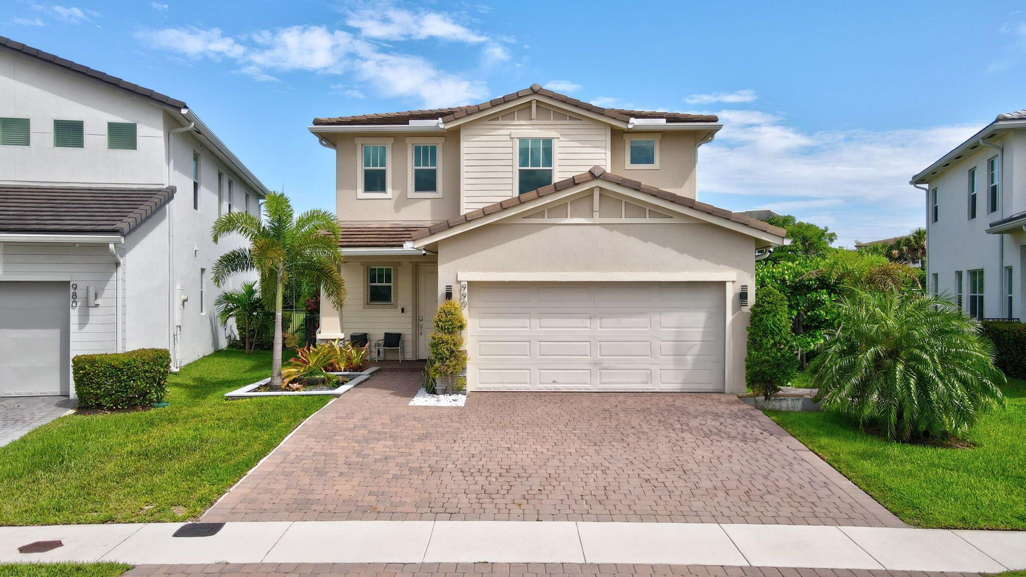 990 Veleiros Blvd