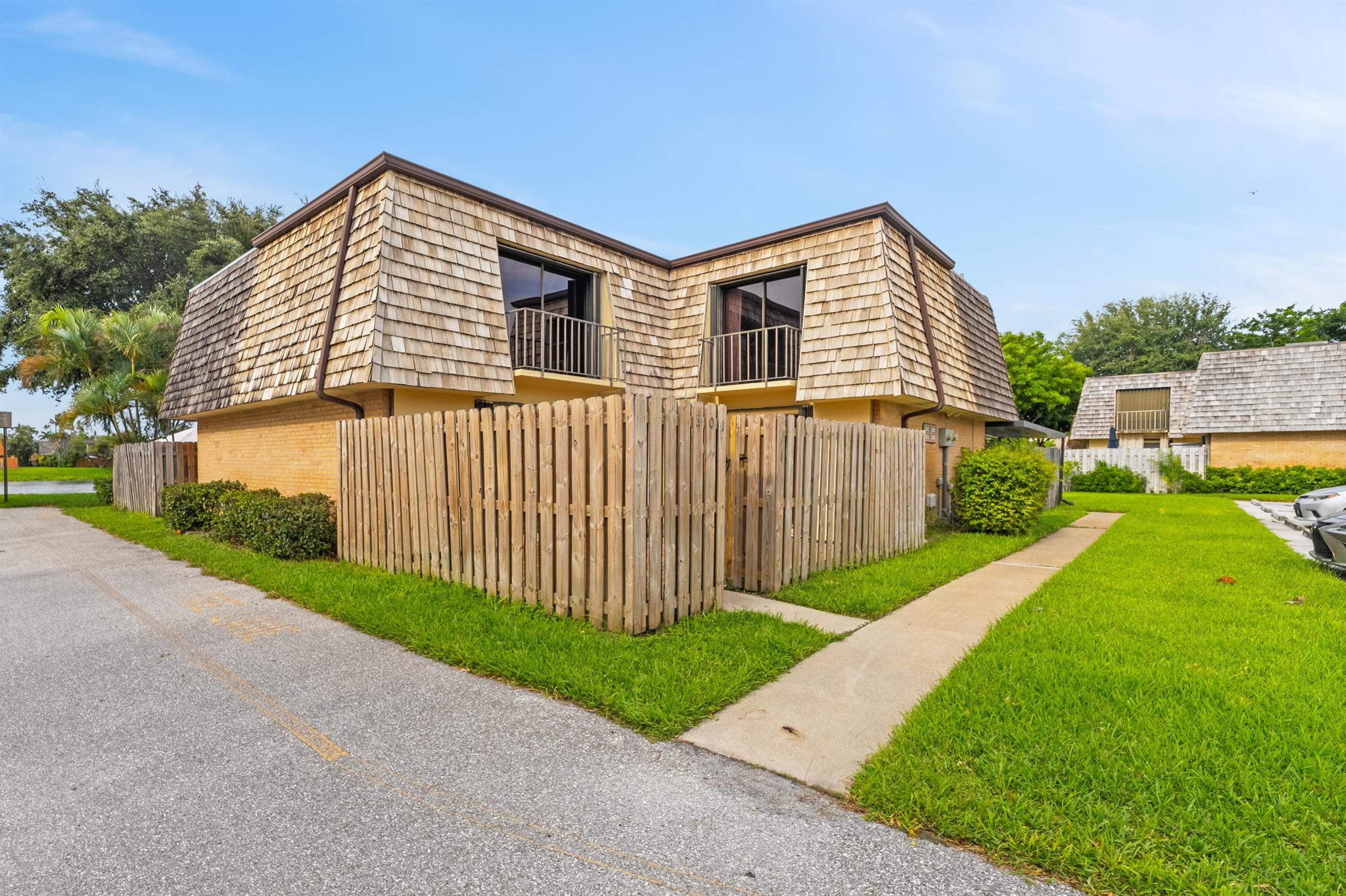 59 Lake Arbor Dr