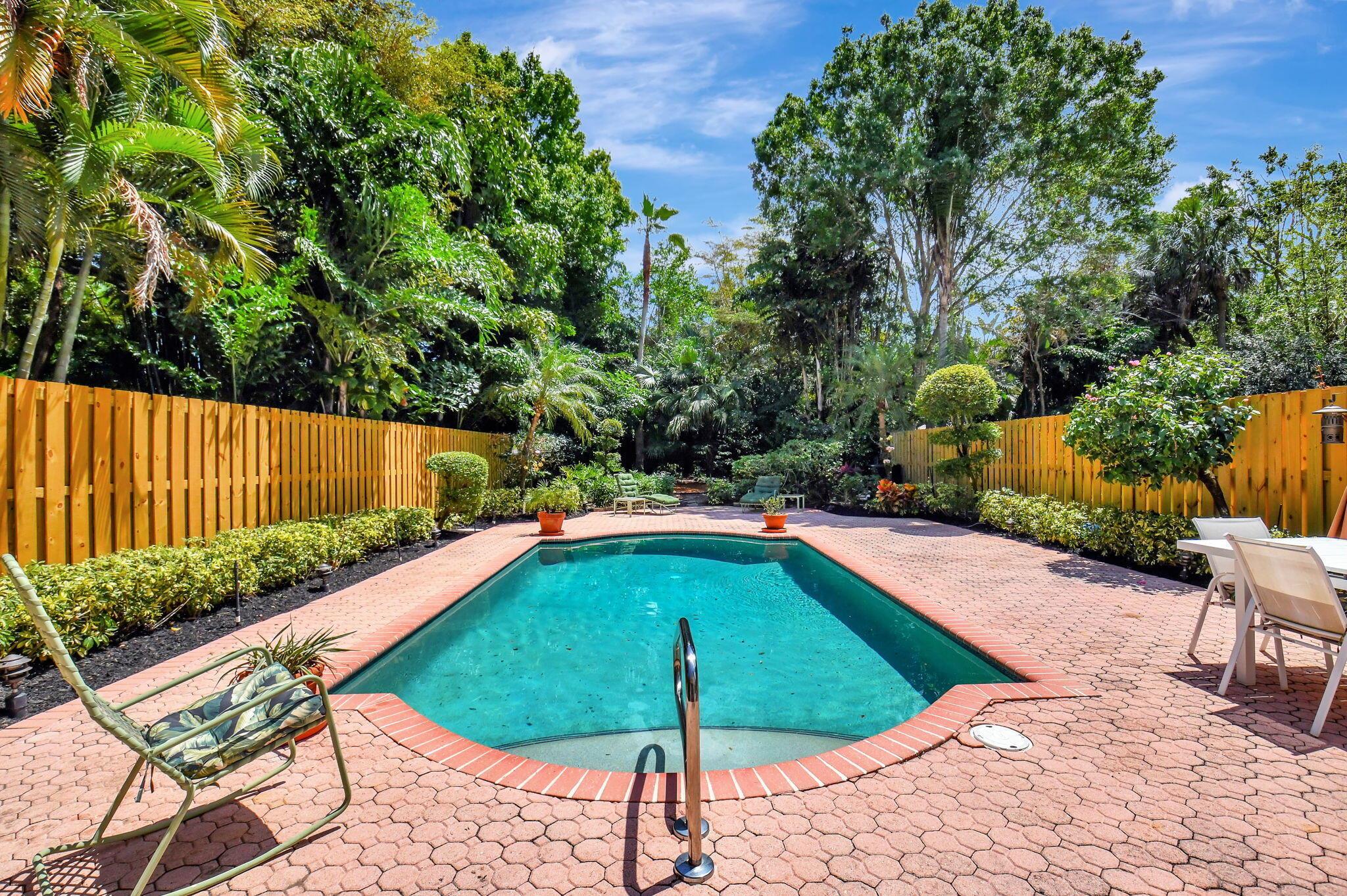 2462 NW 66th Dr