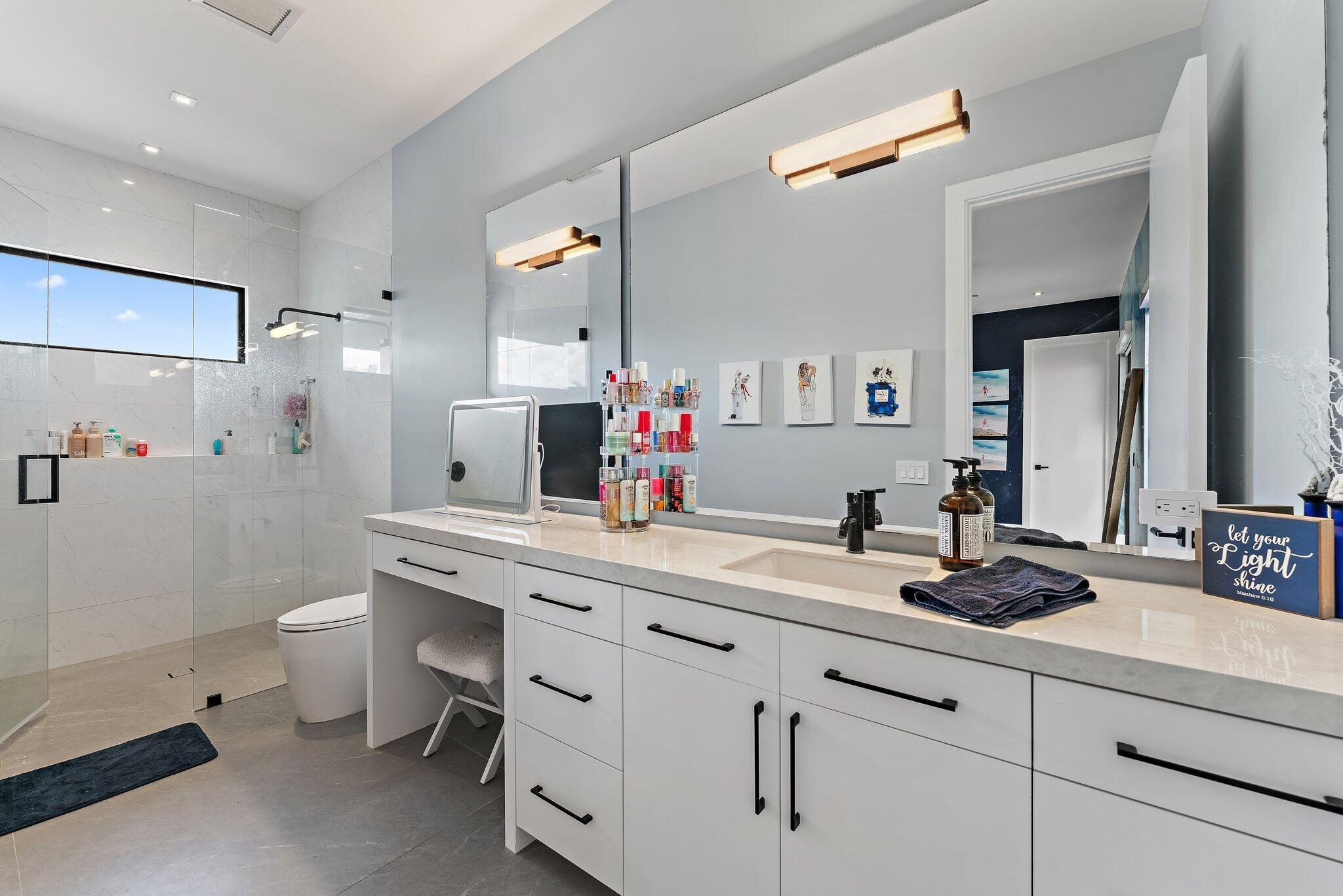 18941 SE Reach Is Ln Jupiter, FL 33458