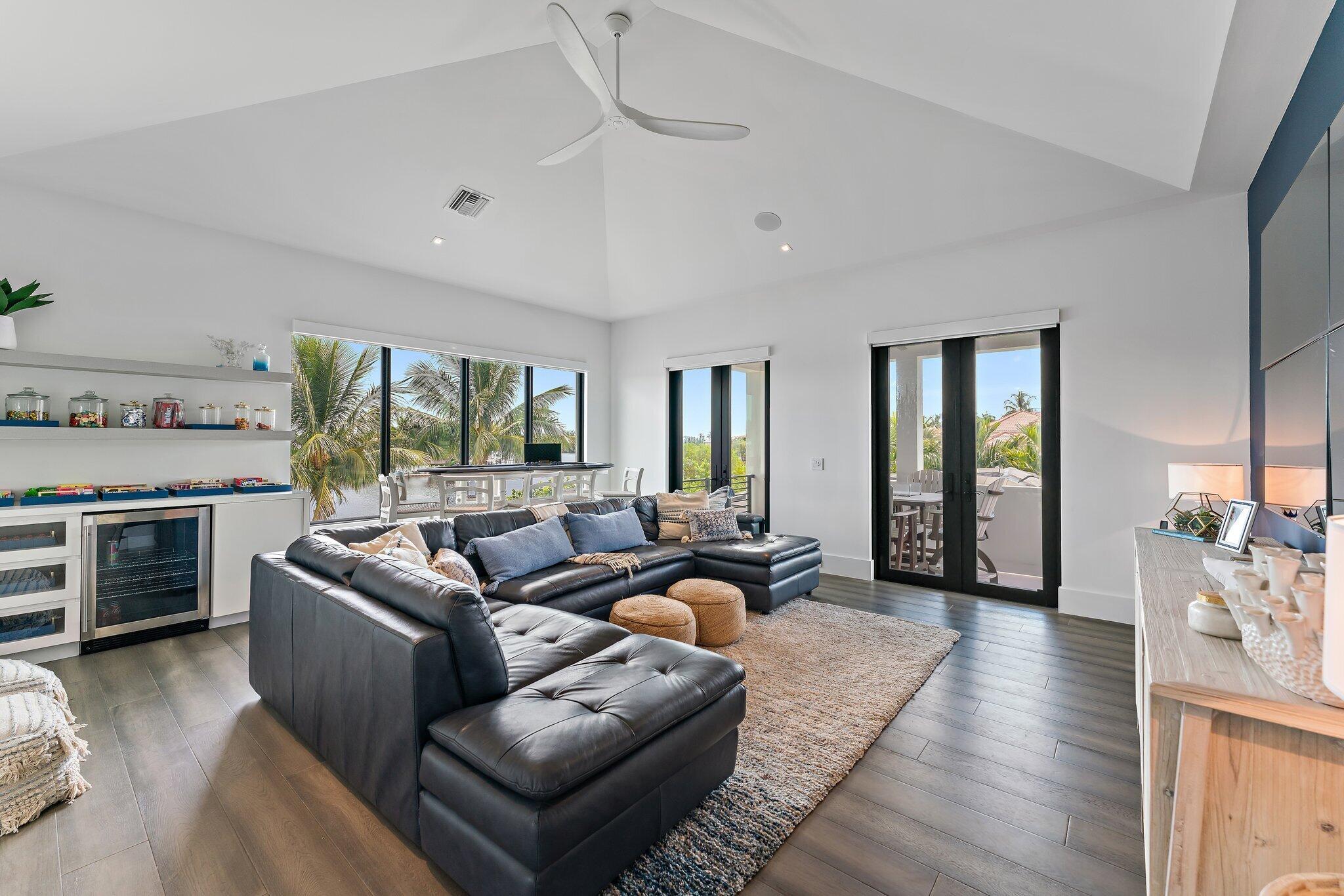 18941 SE Reach Is Ln Jupiter, FL 33458