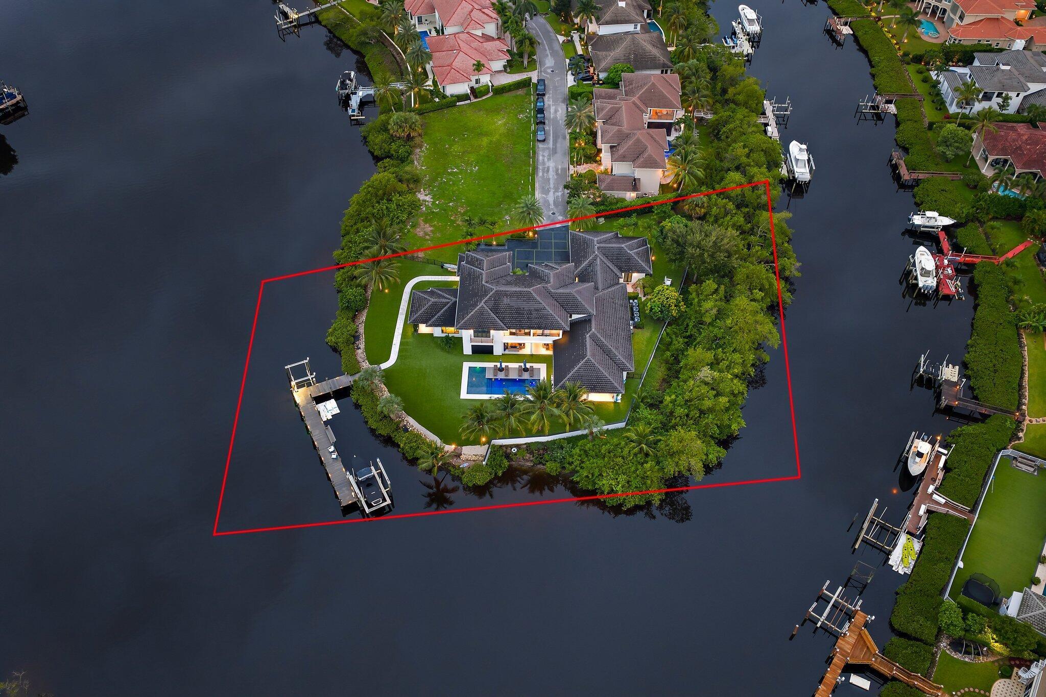 18941 SE Reach Is Ln Jupiter, FL 33458