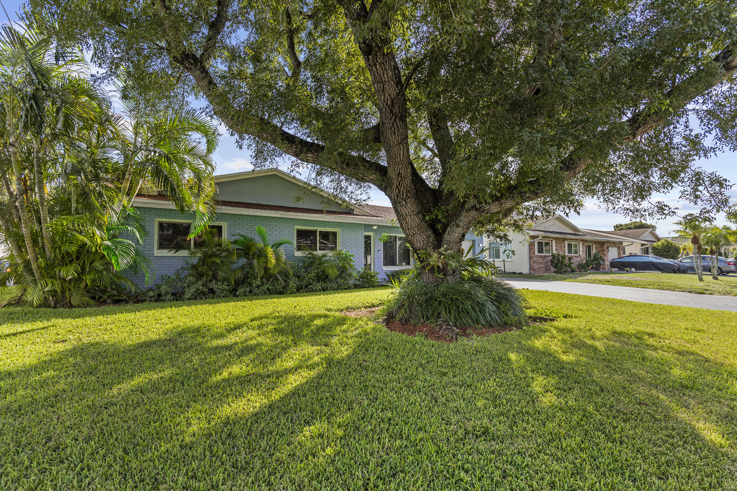 3318 NW 69th Ct