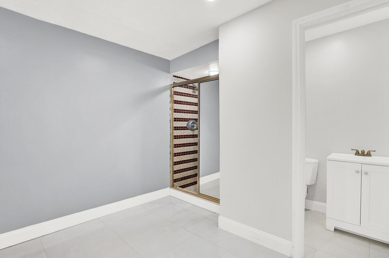 5901 White Cypress Dr Lake Worth, FL 33467