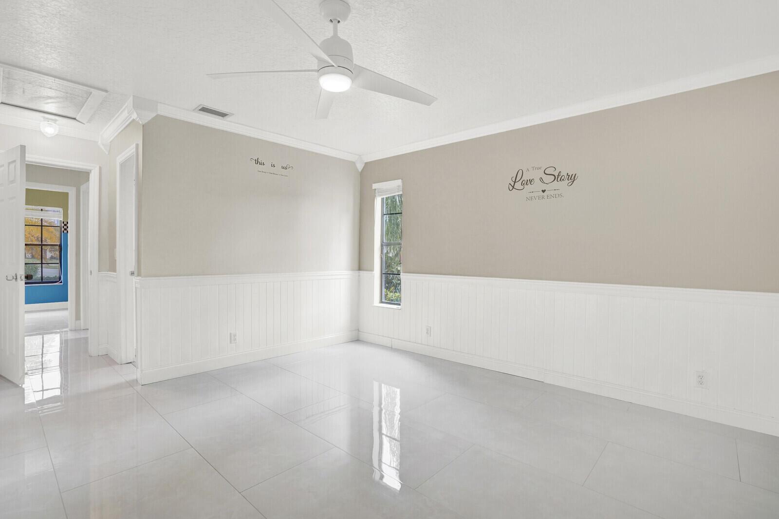 5901 White Cypress Dr Lake Worth, FL 33467