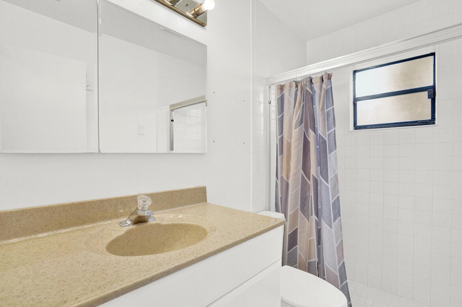 5901 White Cypress Dr Lake Worth, FL 33467