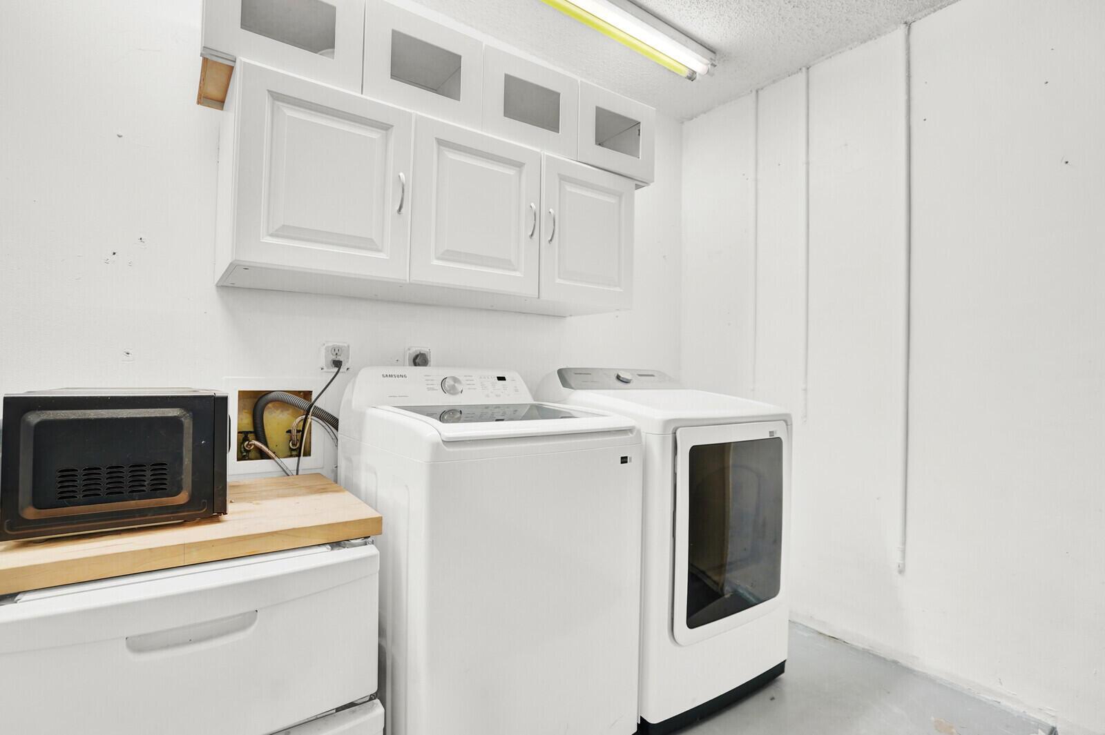 5901 White Cypress Dr Lake Worth, FL 33467