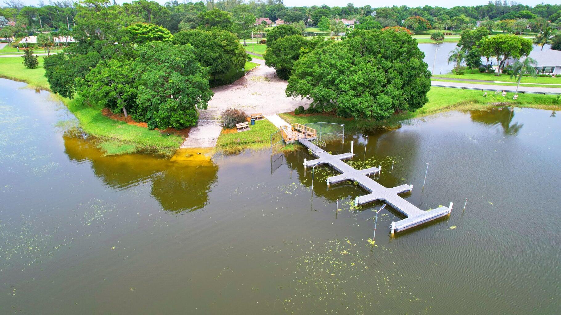 5901 White Cypress Dr Lake Worth, FL 33467