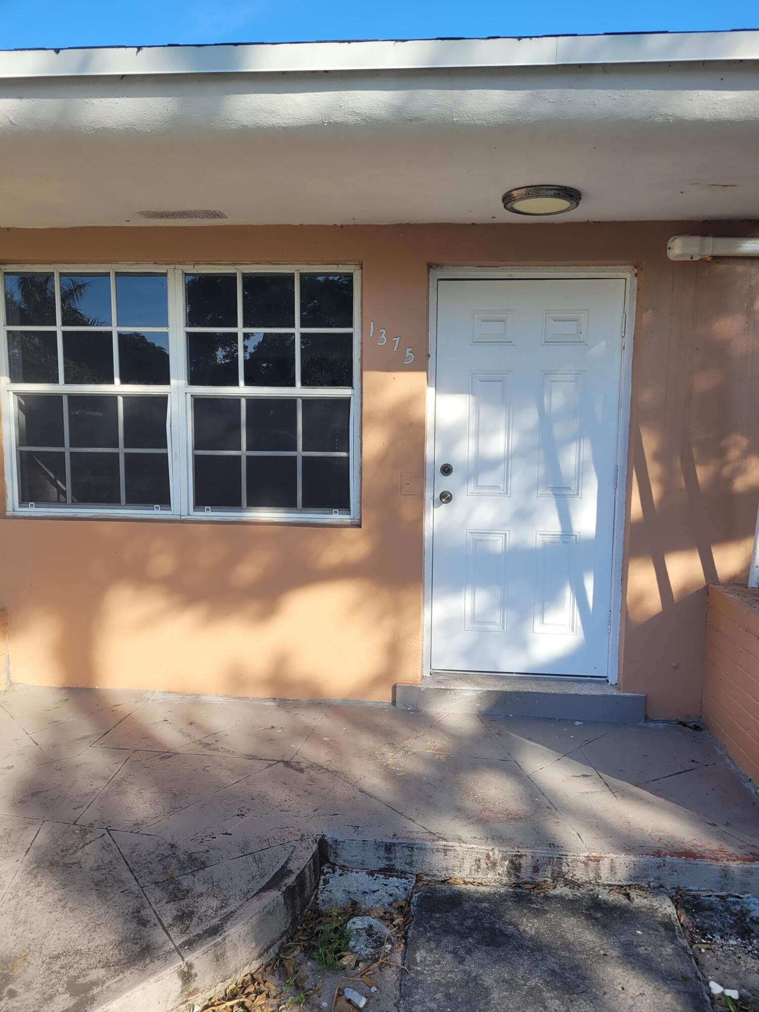 1375 NE 147th St Miami, FL 33169