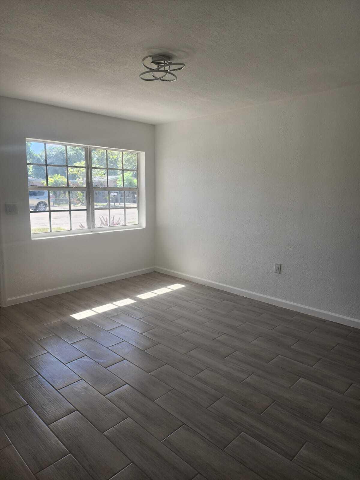 1375 NE 147th St Miami, FL 33169