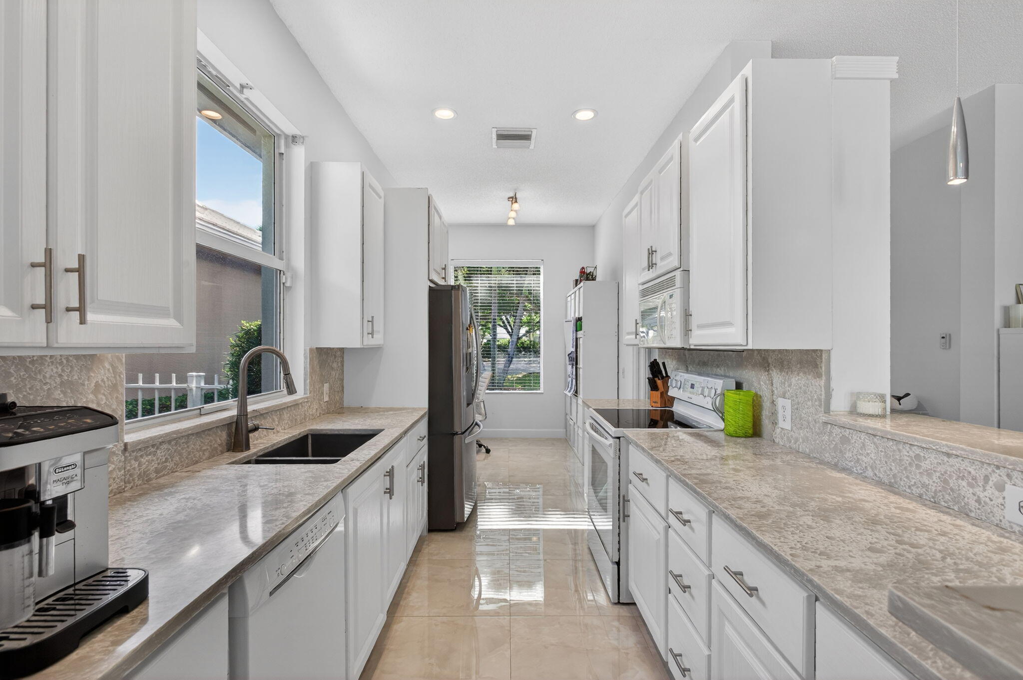 1245 Owl Pointe Cir West Palm Beach, FL 33409