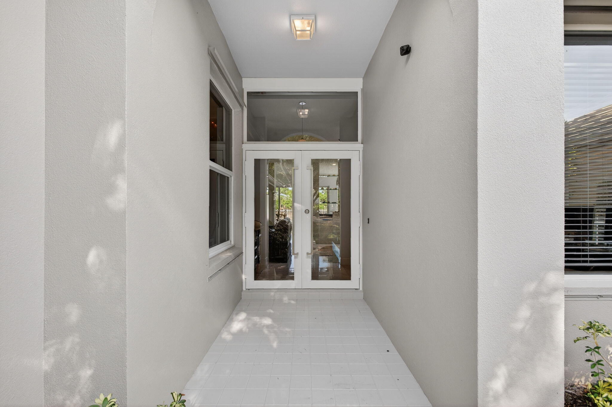 1245 Owl Pointe Cir West Palm Beach, FL 33409