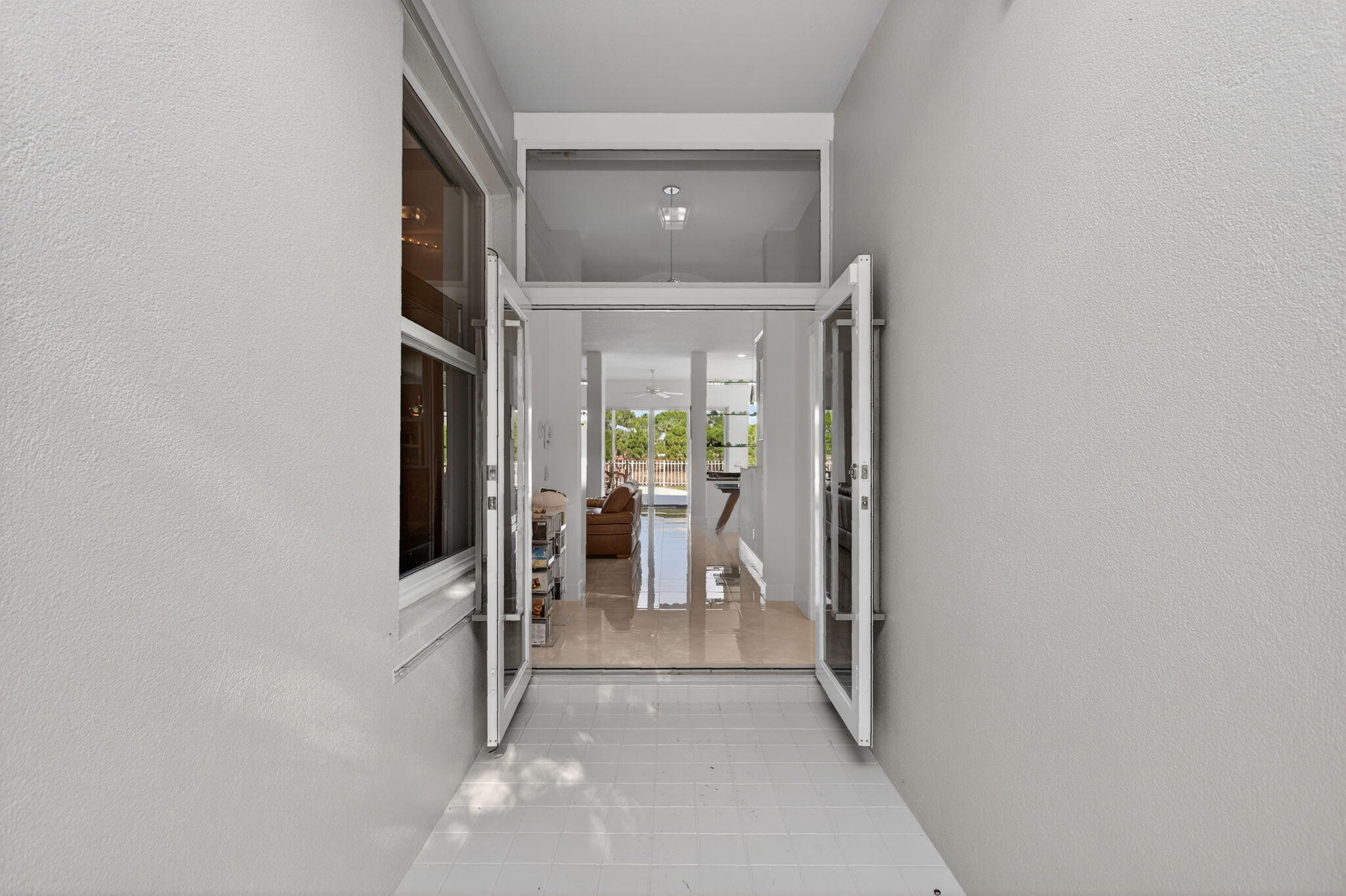 1245 Owl Pointe Cir West Palm Beach, FL 33409