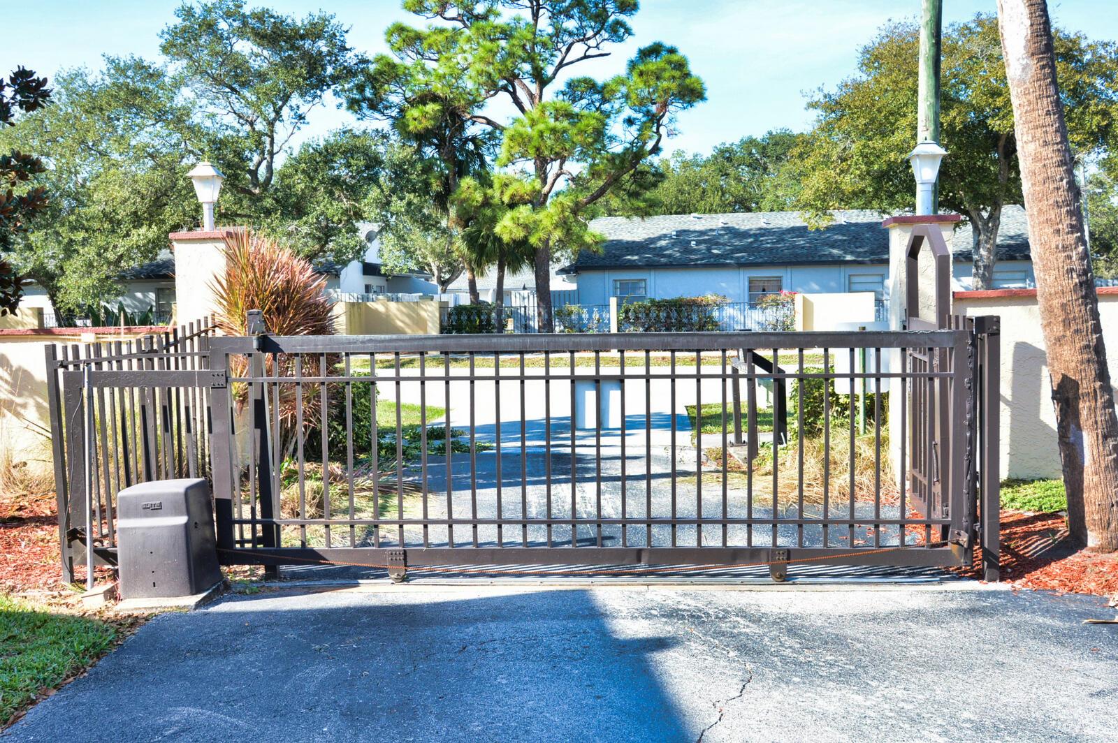 2050 Oleander Blvd #5-306 Fort Pierce, FL 34950