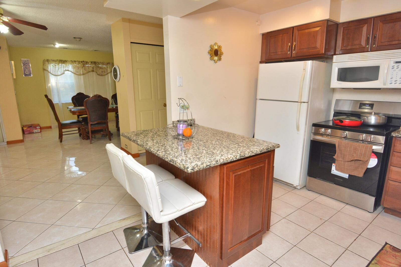 2050 Oleander Blvd #5-306 Fort Pierce, FL 34950