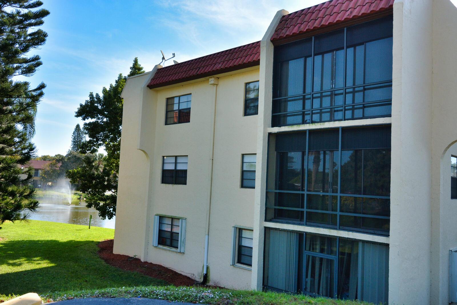 2050 Oleander Blvd #5-306 Fort Pierce, FL 34950