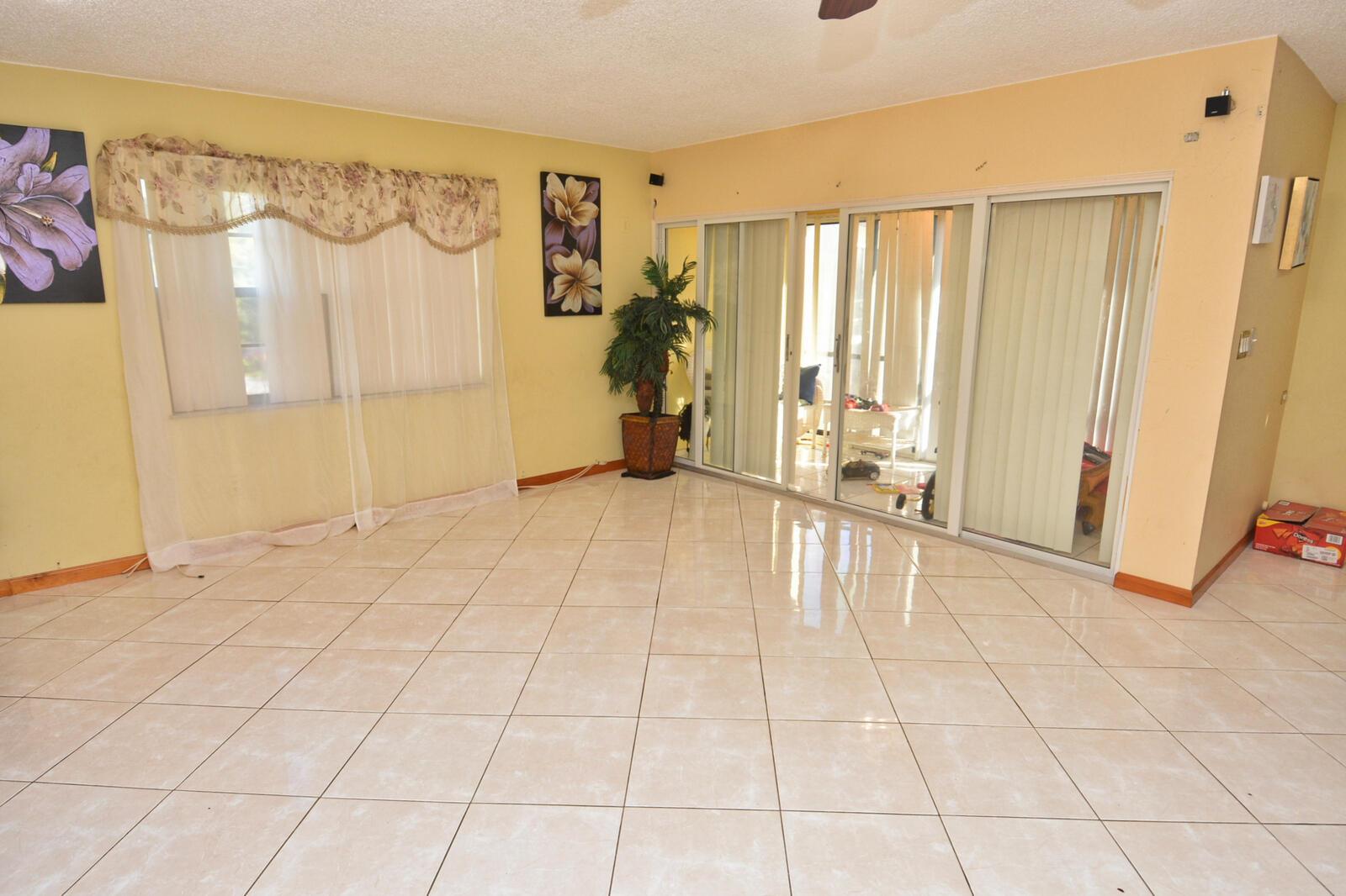 2050 Oleander Blvd #5-306 Fort Pierce, FL 34950