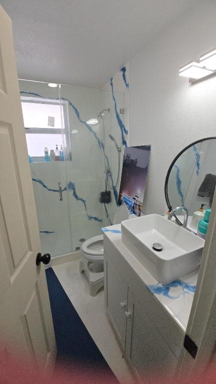 160 NW 45th Miami, FL 33127