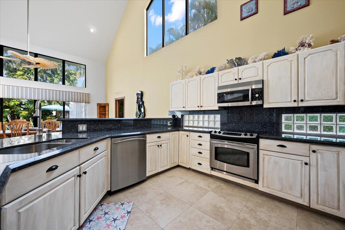 9363 SE Cove Pt Tequesta, FL 33469