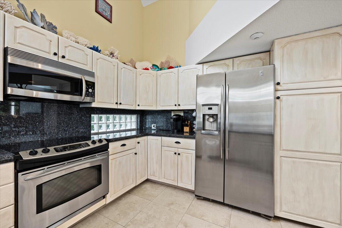 9363 SE Cove Pt Tequesta, FL 33469