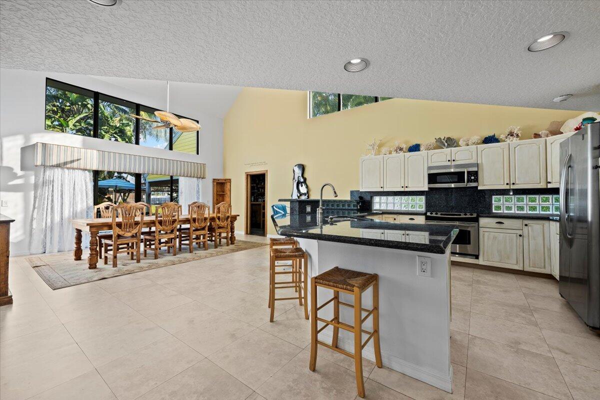 9363 SE Cove Pt Tequesta, FL 33469