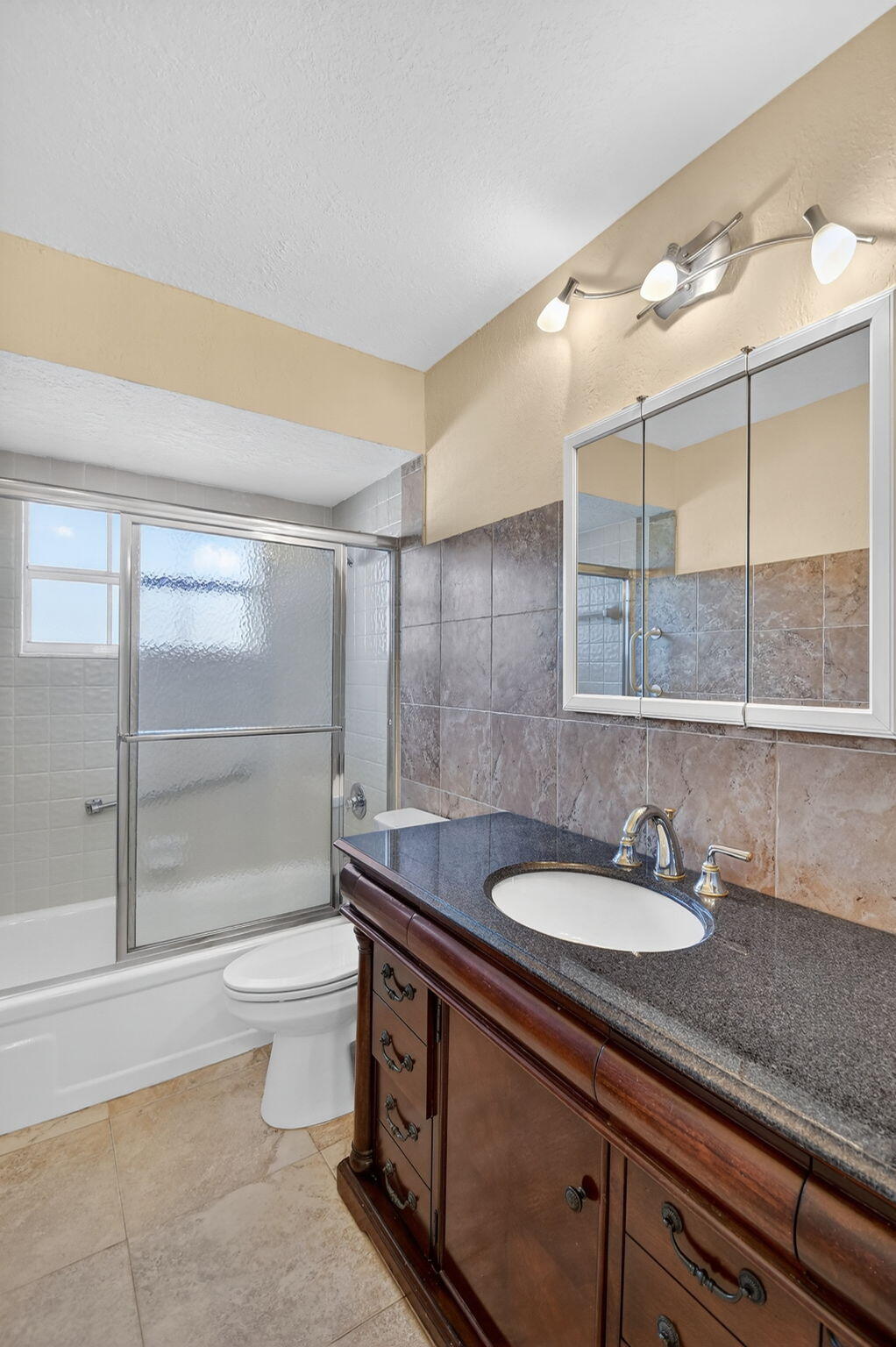 374 Bennington Lake Worth, FL 33467