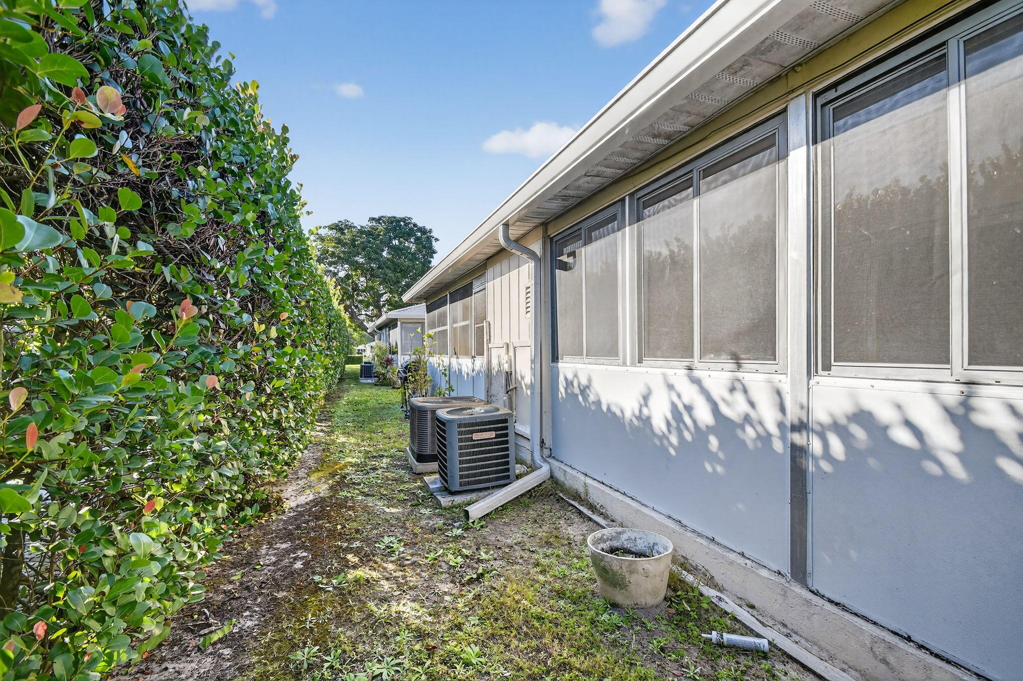 374 Bennington Lake Worth, FL 33467