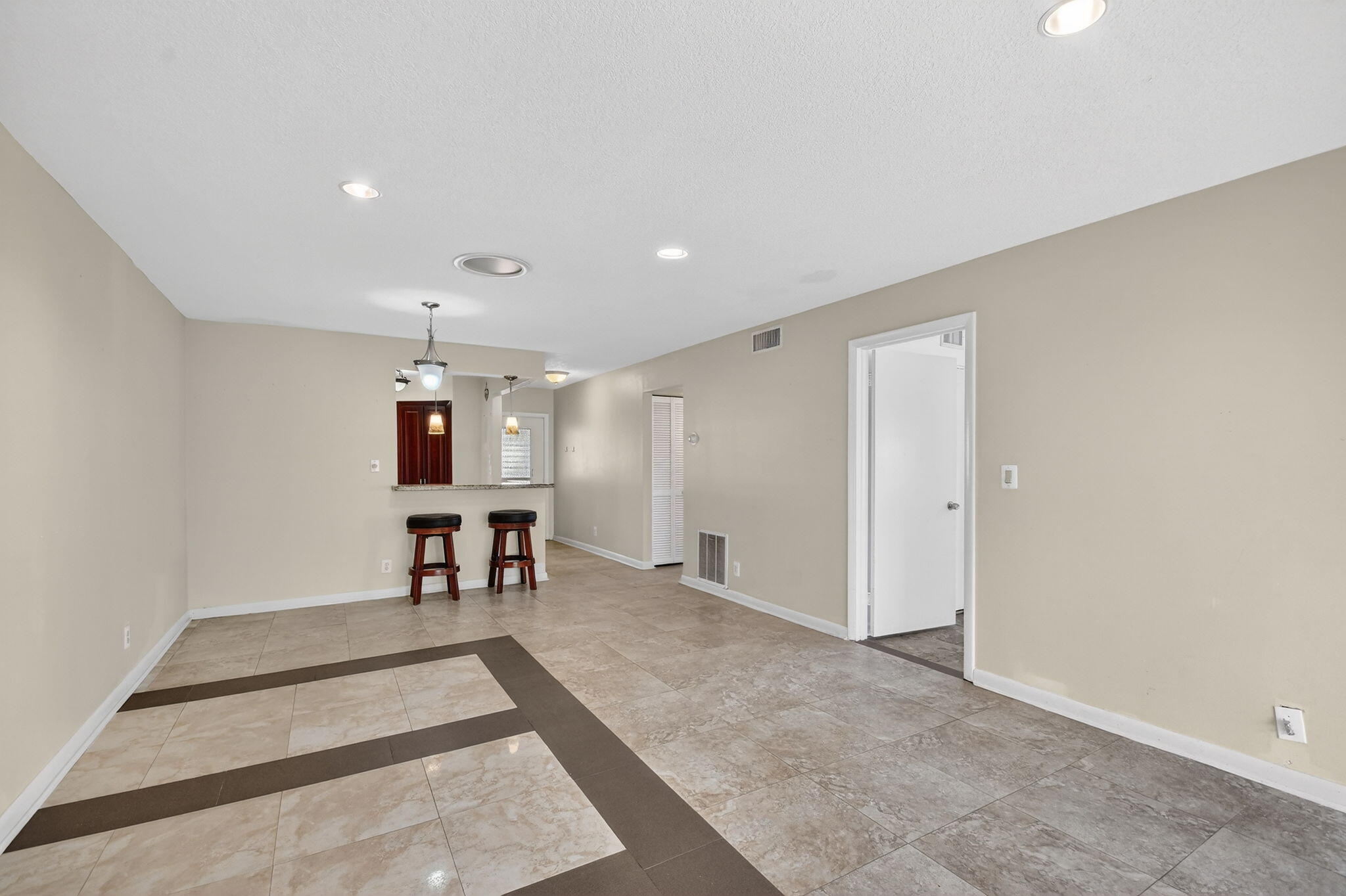 374 Bennington Lake Worth, FL 33467