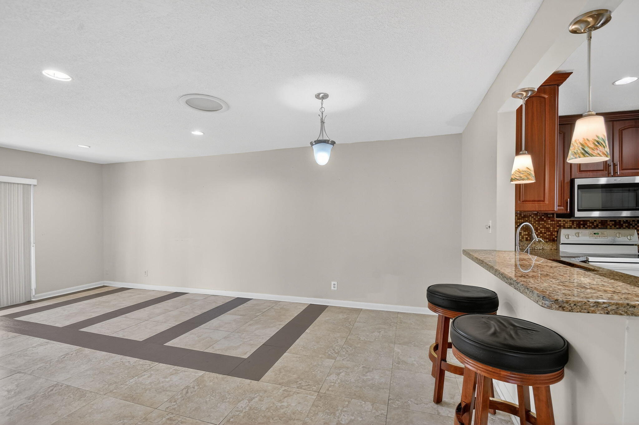 374 Bennington Lake Worth, FL 33467