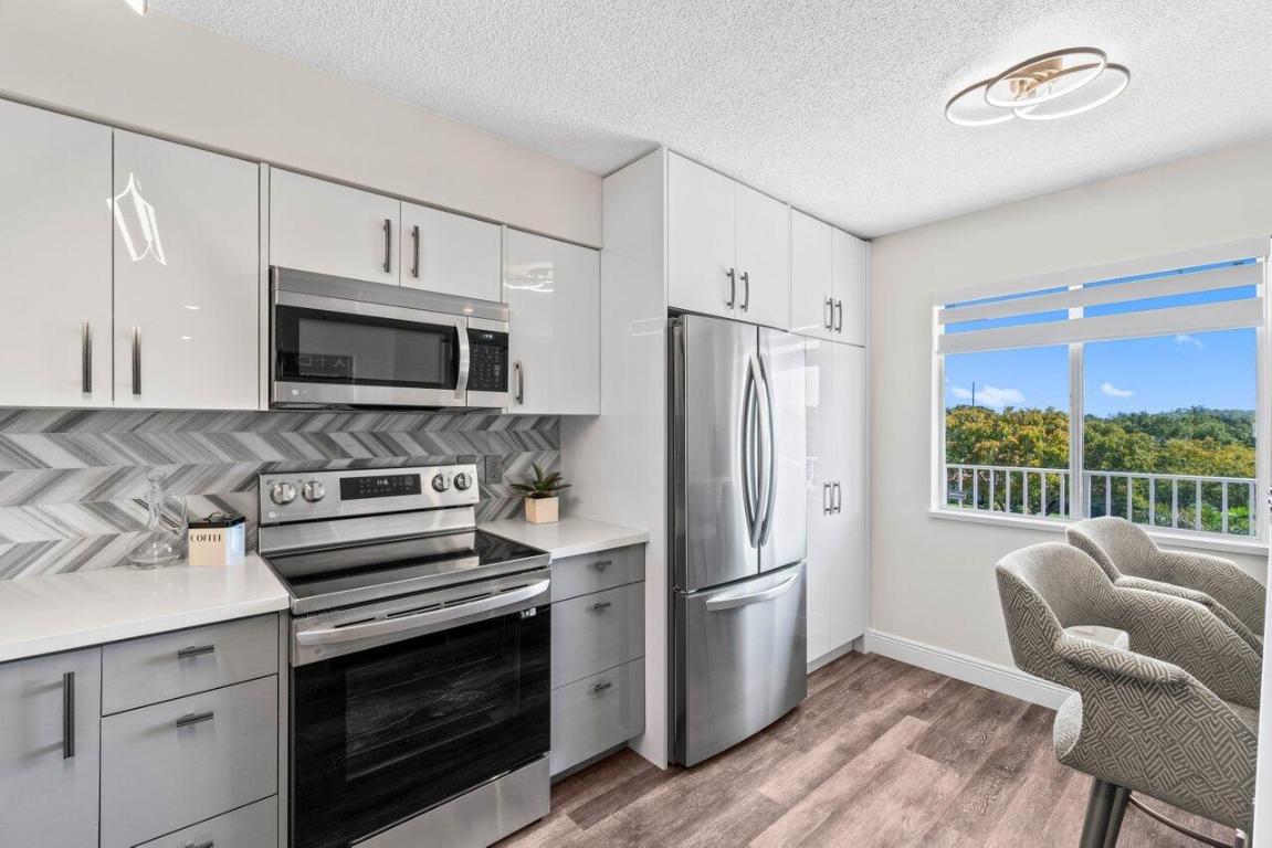 14095 Royal Vis #409 Delray Beach, FL 33484