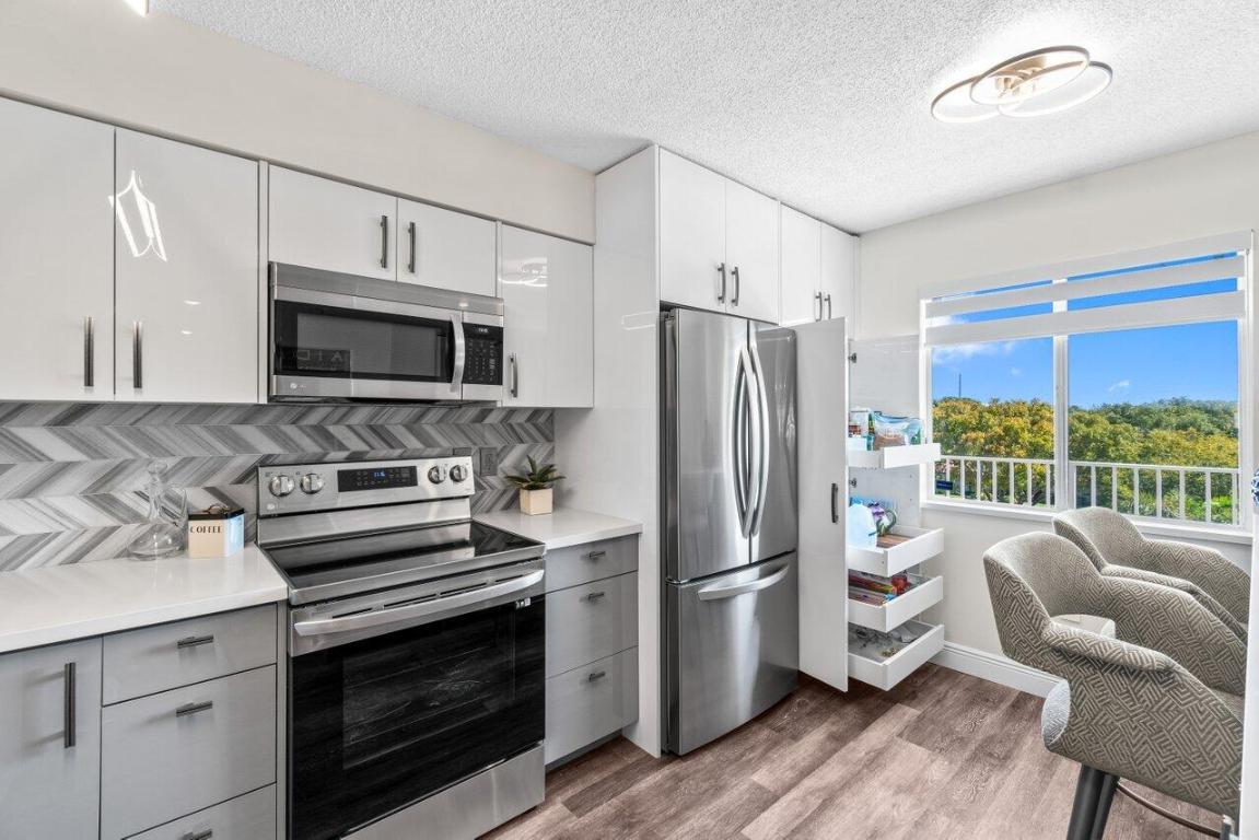 14095 Royal Vis #409 Delray Beach, FL 33484