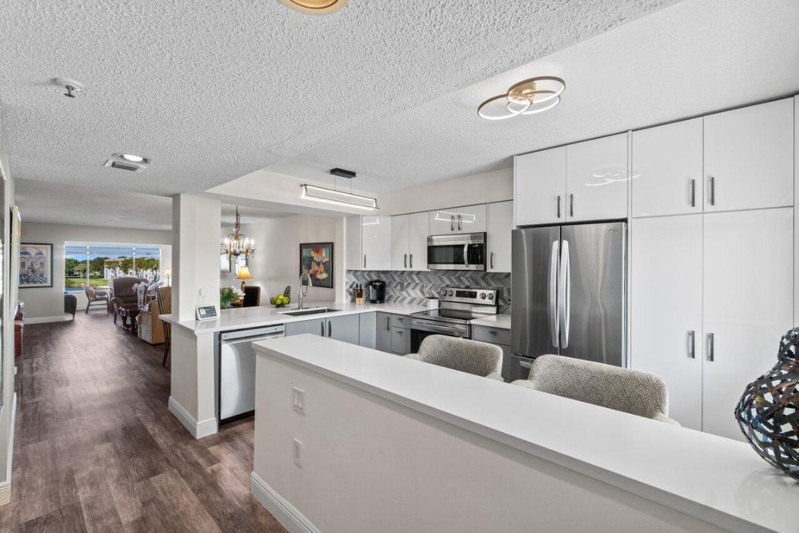 14095 Royal Vis #409 Delray Beach, FL 33484