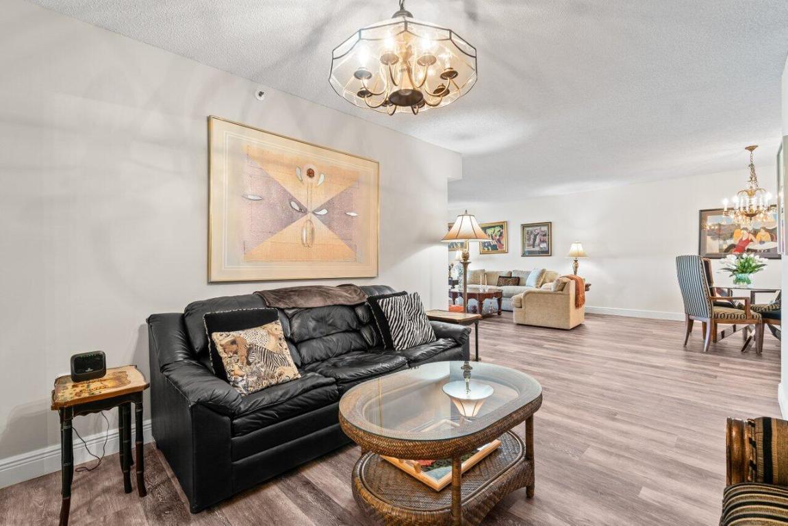 14095 Royal Vis #409 Delray Beach, FL 33484