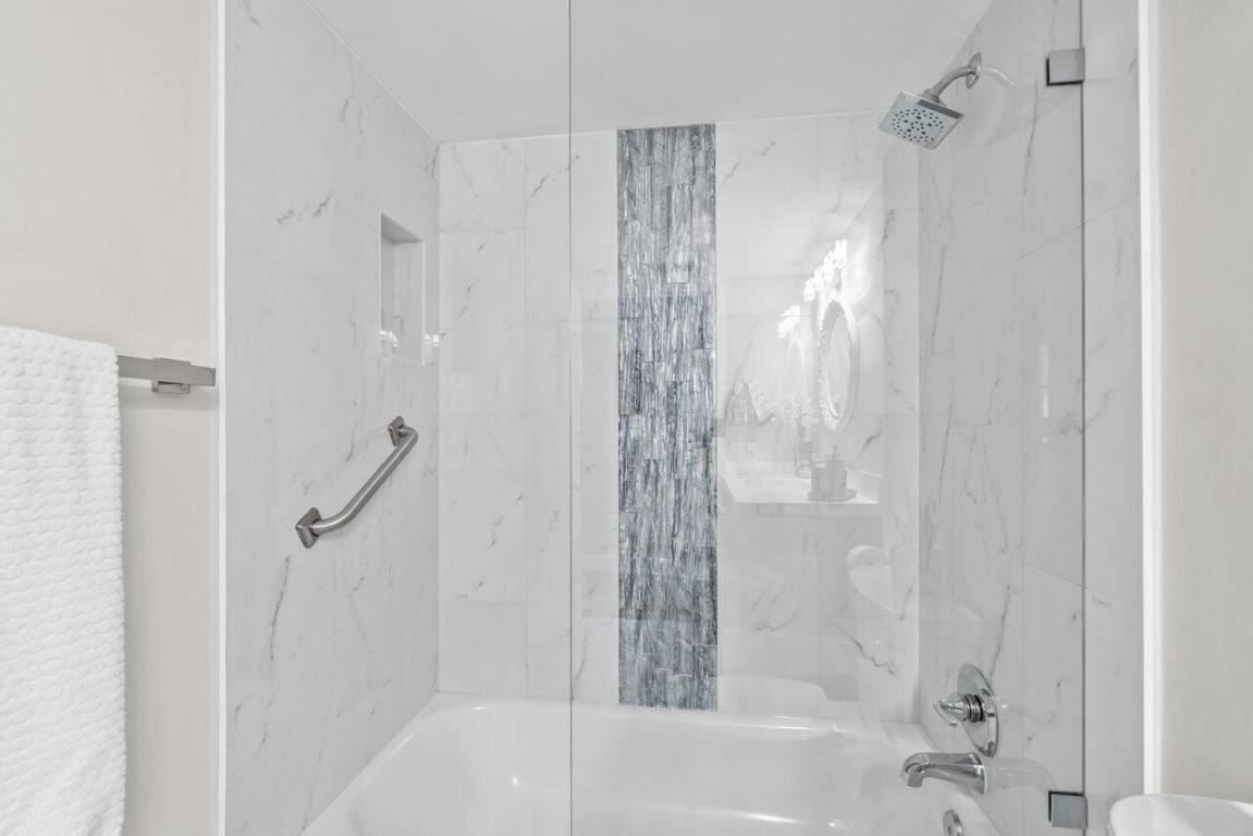 14095 Royal Vis #409 Delray Beach, FL 33484