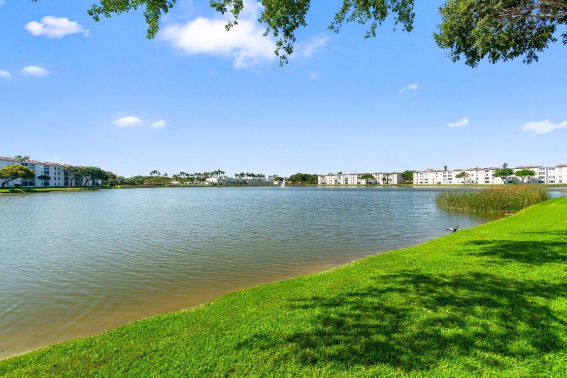 14095 Royal Vis #409 Delray Beach, FL 33484