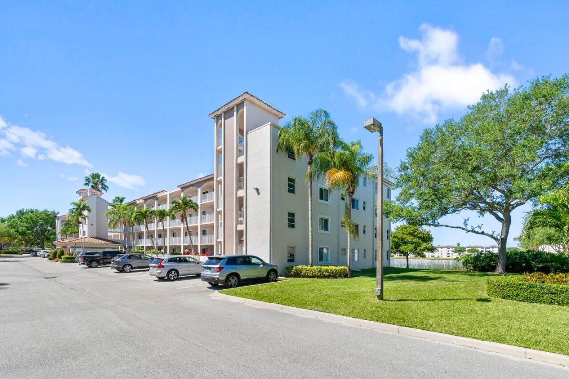 14095 Royal Vis #409 Delray Beach, FL 33484