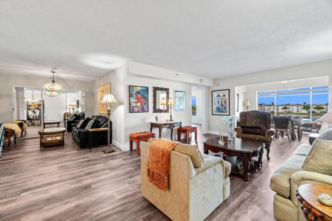 14095 Royal Vis #409 Delray Beach, FL 33484