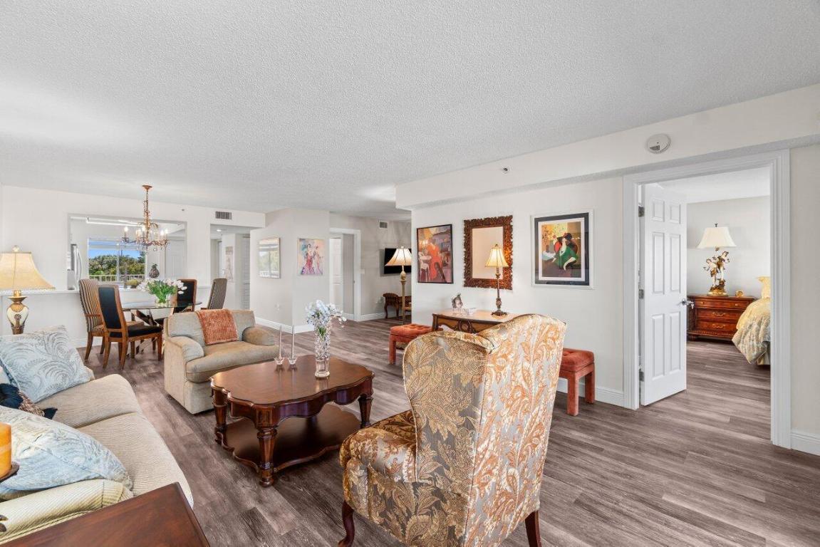 14095 Royal Vis #409 Delray Beach, FL 33484